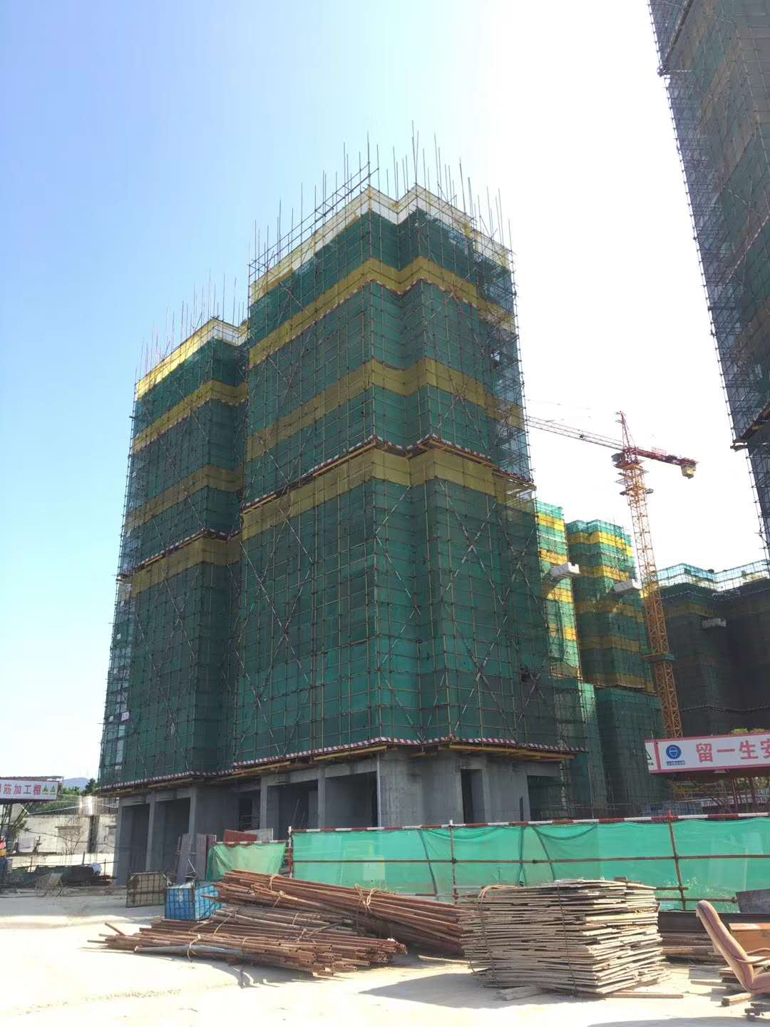深圳頤安都會中央項(xiàng)目建筑安全網(wǎng)施工案例